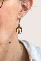 Boucles d'oreilles asymétriques - Alice (Blanches & Violettes)