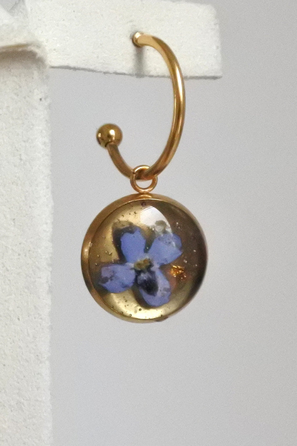 Clous demi-créoles Myosotis