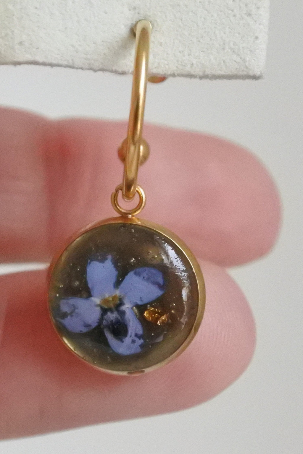 Clous demi-créoles Myosotis