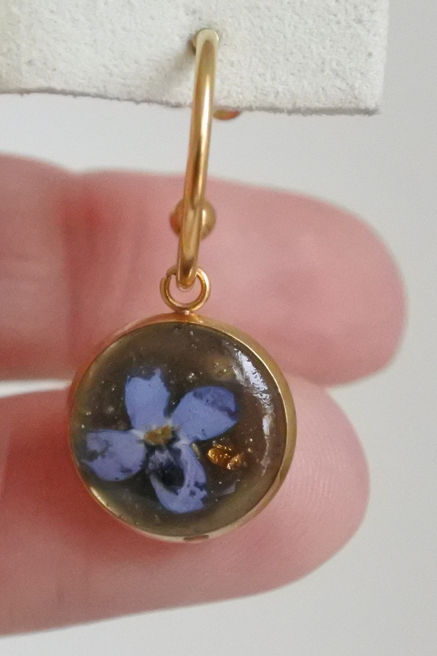 Clous demi-créoles Myosotis