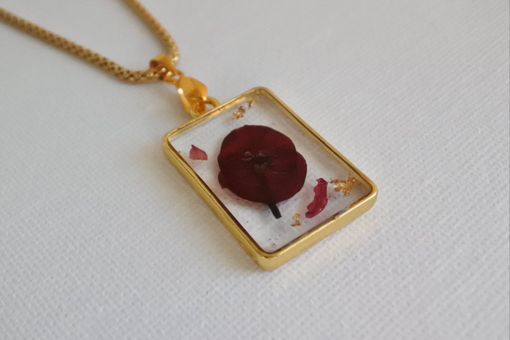 Collier pendentif rectangle – Epine du Christ