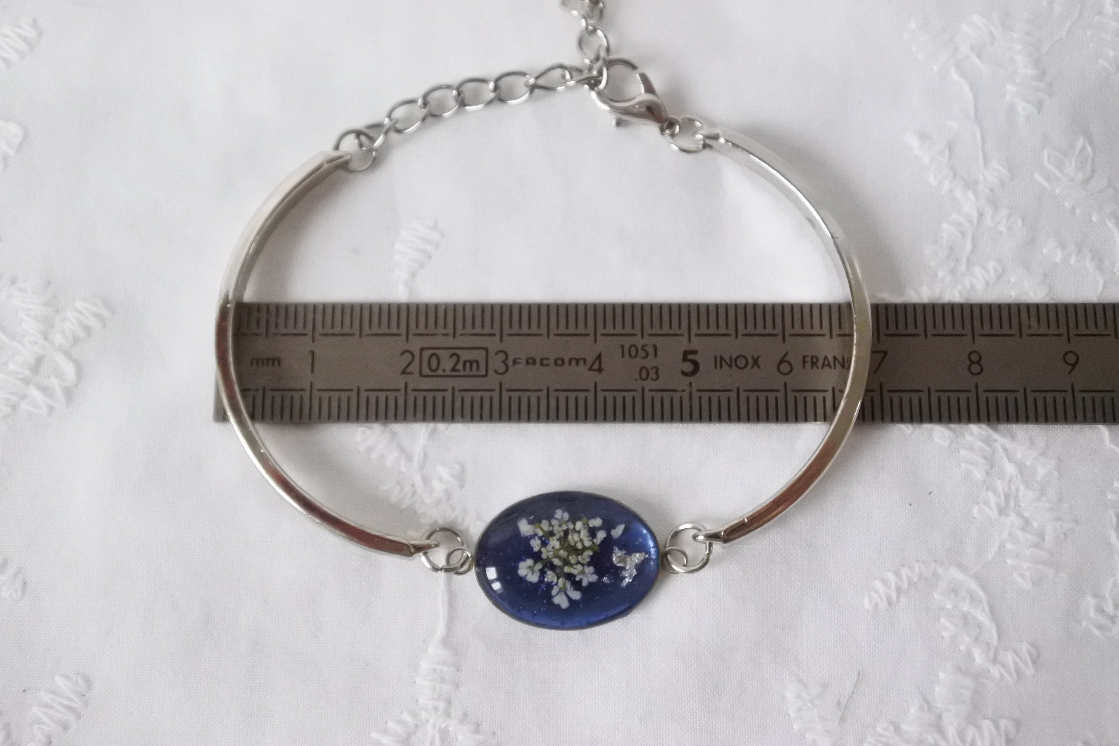 Bracelet réglable semi-rigide saphir - Fleurs de carotte sauvage
