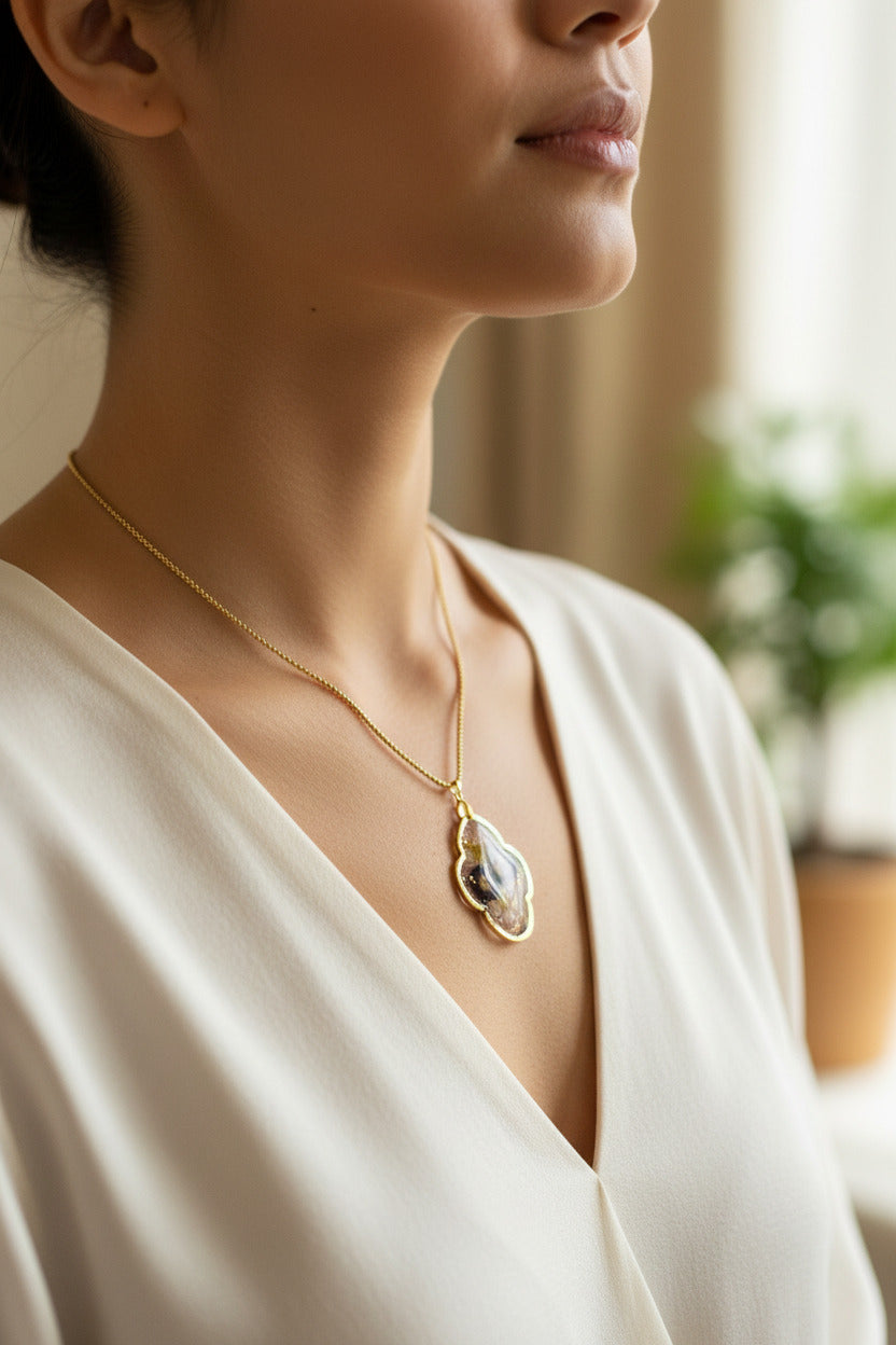 Collier pendentif feuille – Fleurs de primevères