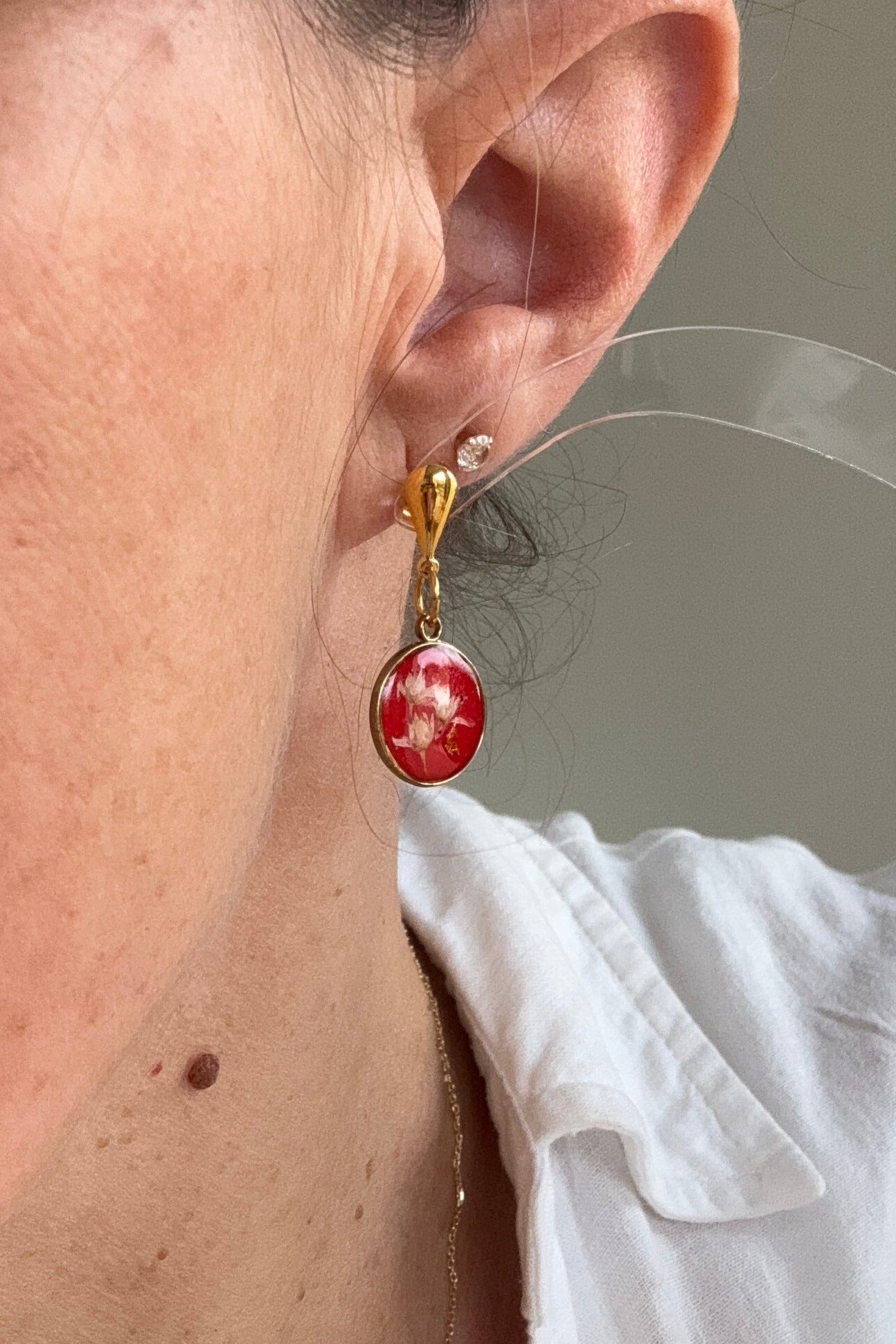 Boucles d'oreilles pendantes asymétriques - Gouttes rouges