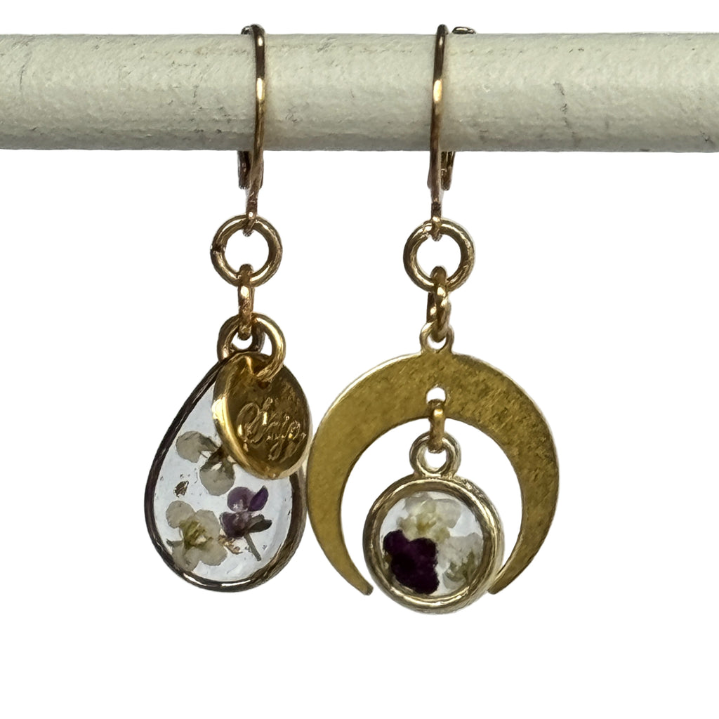 Boucles d'oreilles asymétriques - Alice (Blanches & Violettes)