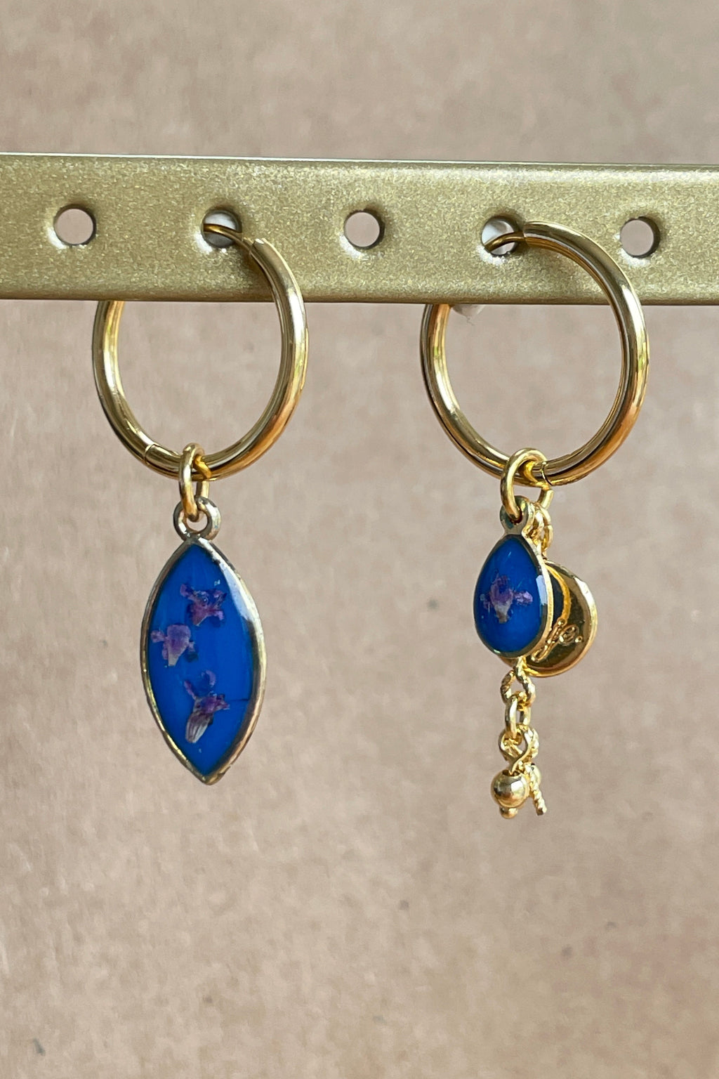 Créoles rondes asymétriques - Duo bleu