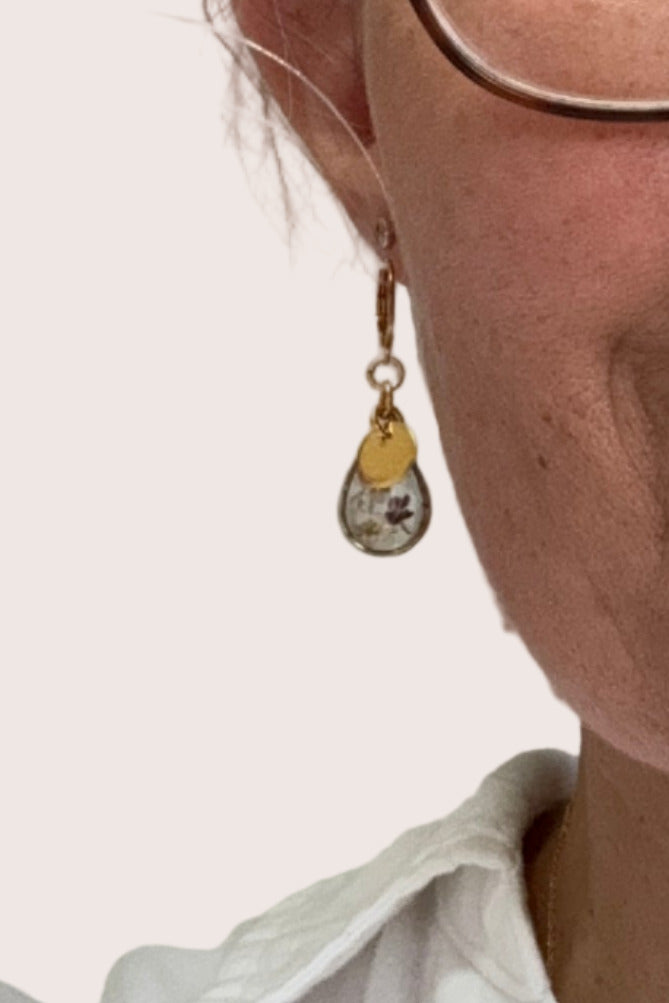 Boucles d'oreilles asymétriques - Alice (Blanches & Violettes)