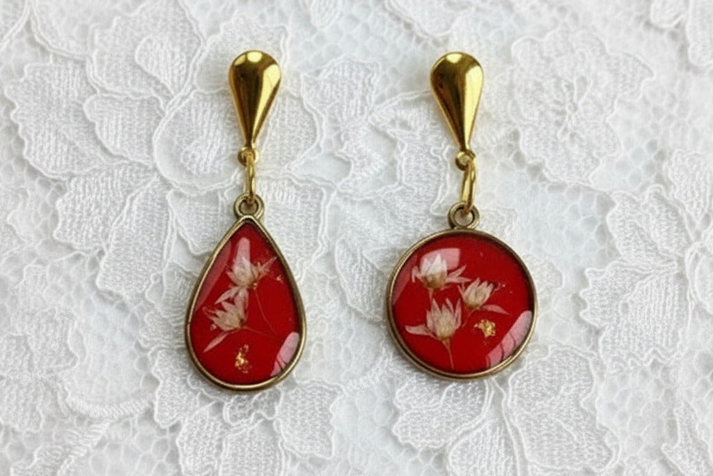 Boucles d'oreilles pendantes asymétriques - Gouttes rouges