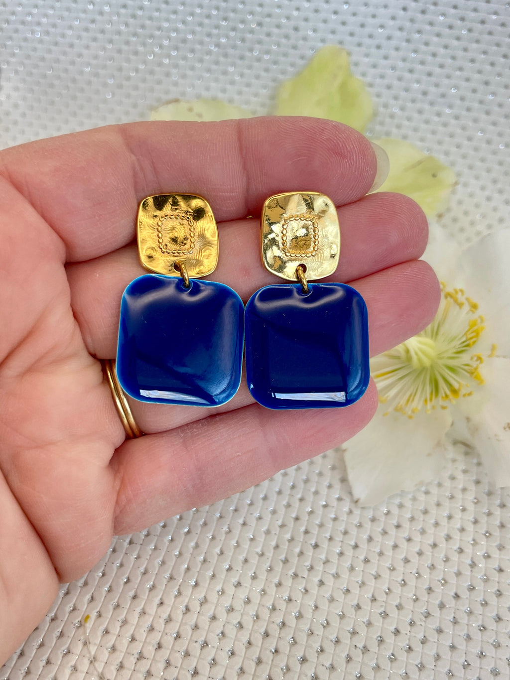 Clous carrés irréguliers Bleus & Dorés
