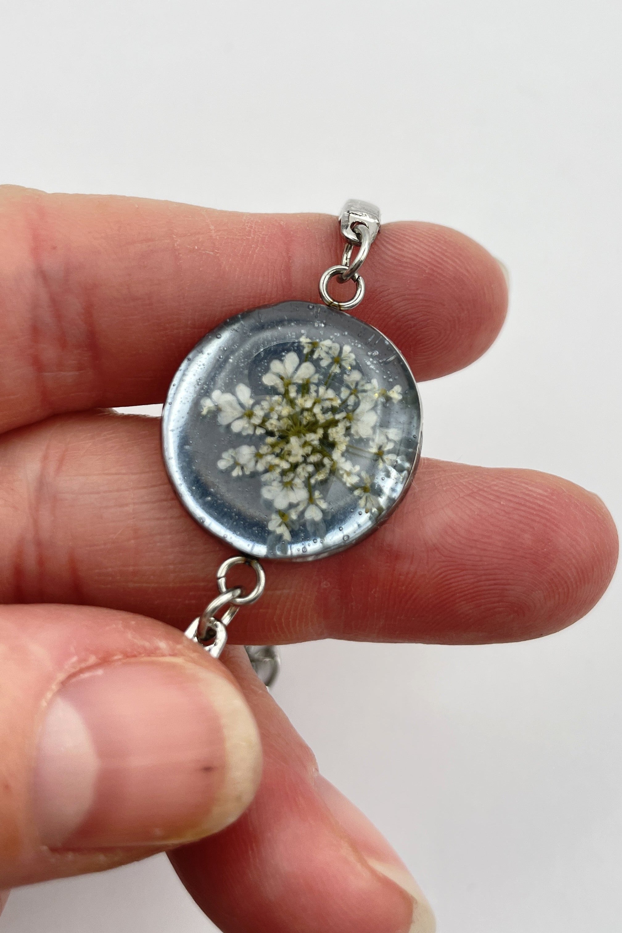 Bracelet réglable semi-rigide aquamarine - Fleurs de carotte sauvage