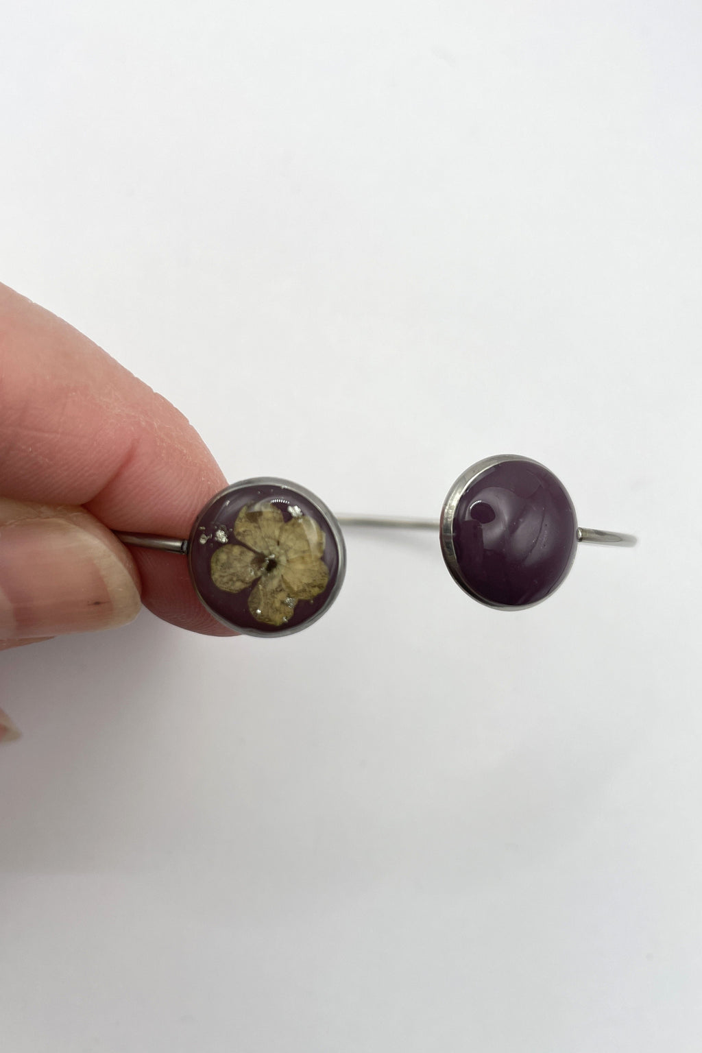 Bracelet jonc - Boule de neige et Résine violine