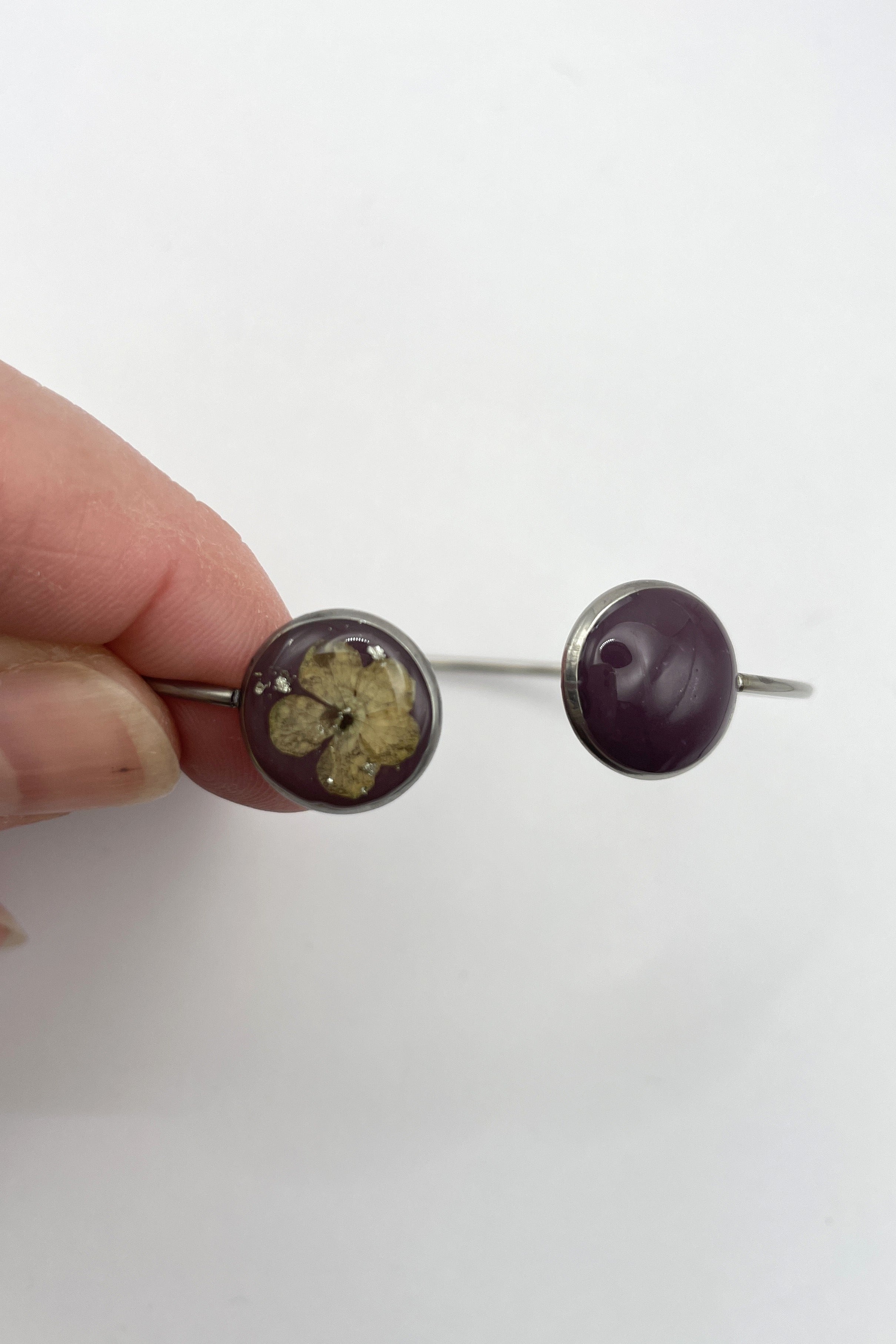 Bracelet jonc - Boule de neige et Résine violine