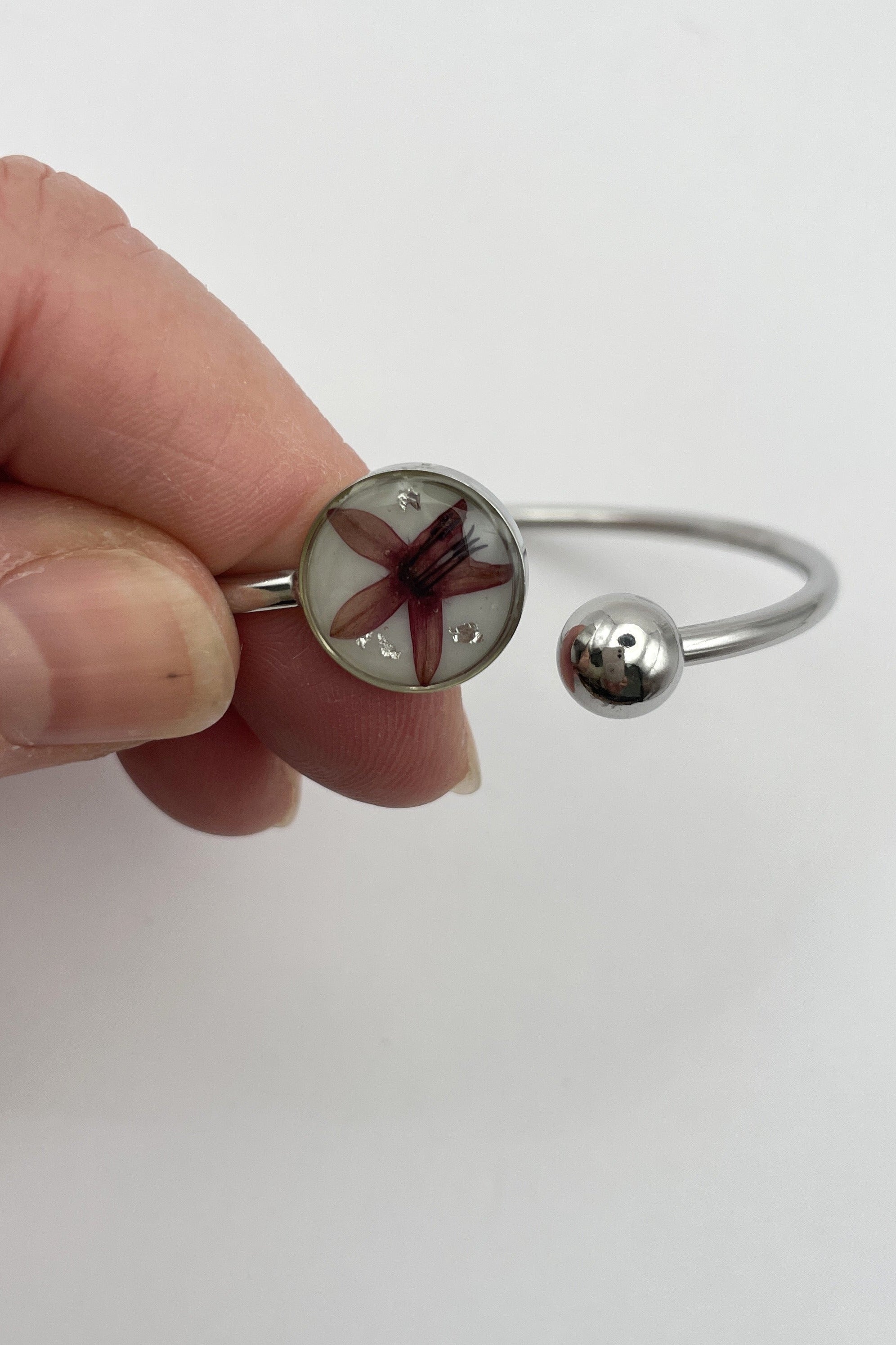 Bracelet jonc - Fleur rose foncé